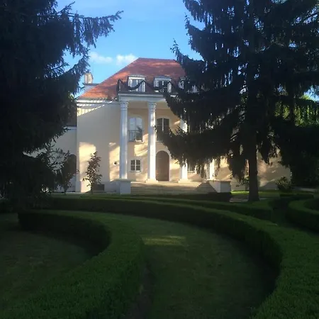 Palac W Smoszewie מלון Smoszewo