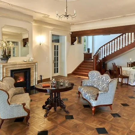 Palac W Smoszewie מלון Smoszewo