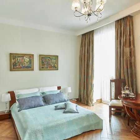 Palac W Smoszewie מלון *